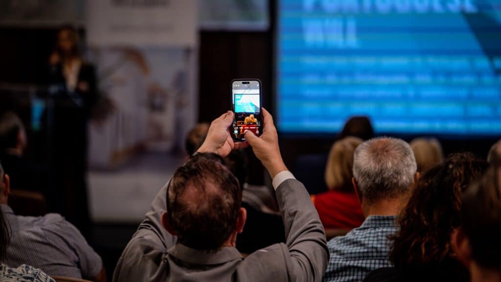 Living in Portugal Seminars event session